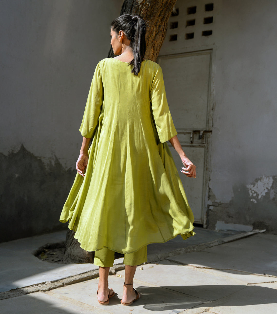 GREEN FLORAL ESCAPE MUSLIN PANELLED KURTA SET