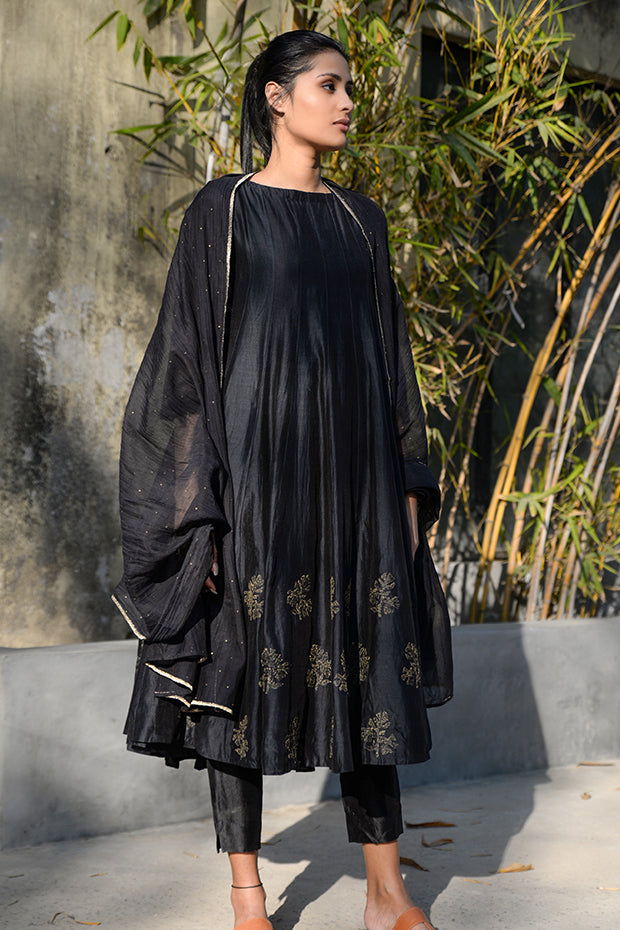 Black Chanderi Kurta Set with Pants & Dupatta