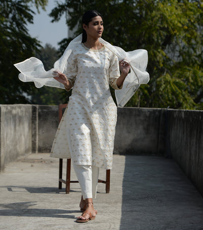 White & Gold Brocade Kurta Set With Organza Dupatta