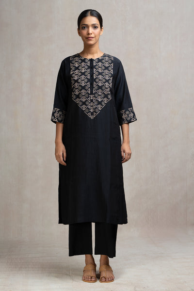 Embroidered Chanderi Kurta Set with Pants & Dupatta