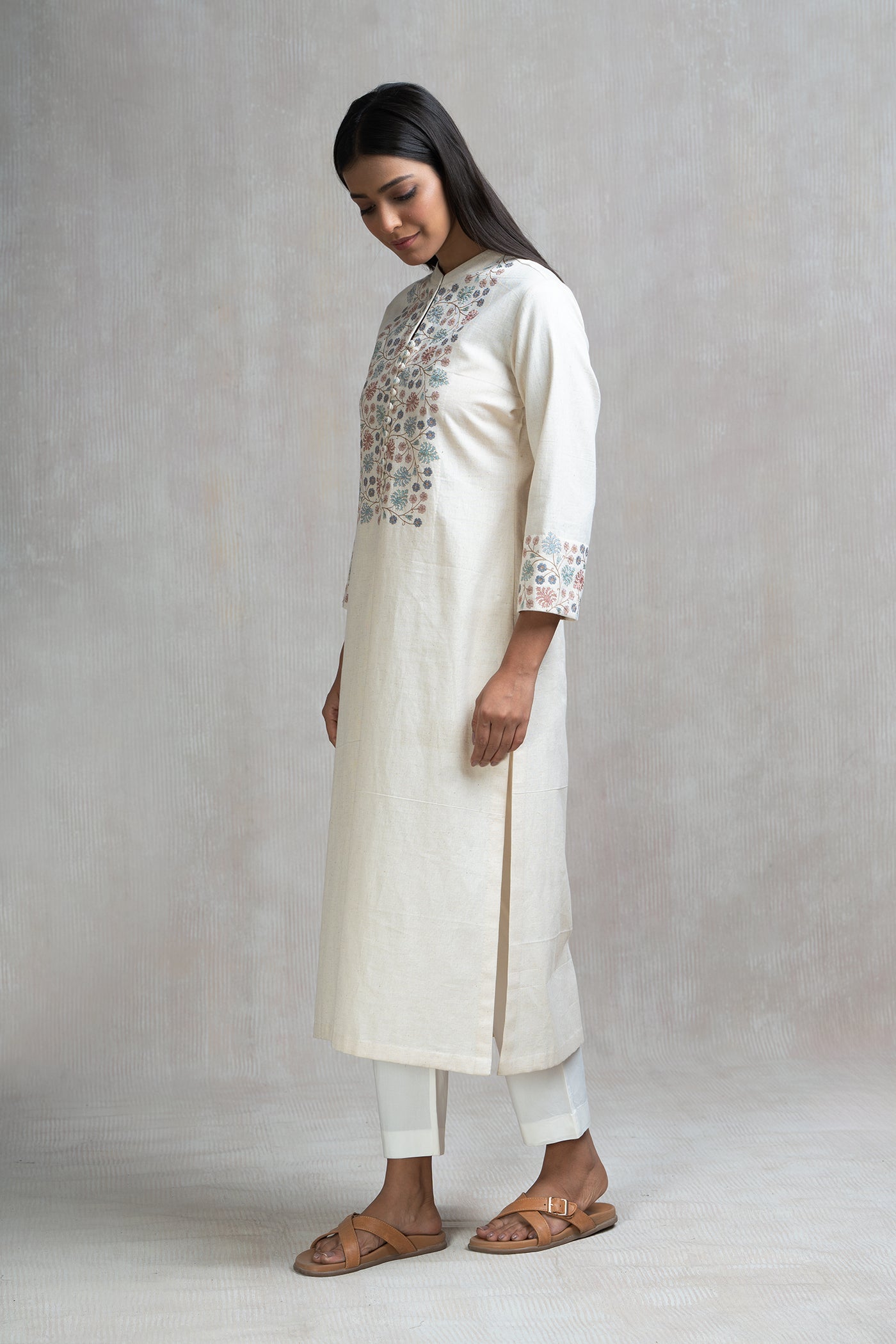 Thread Embroidered Cotton Linen Kurta