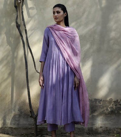 Mauve Thread Embroidered Kurta Set with Dupatta