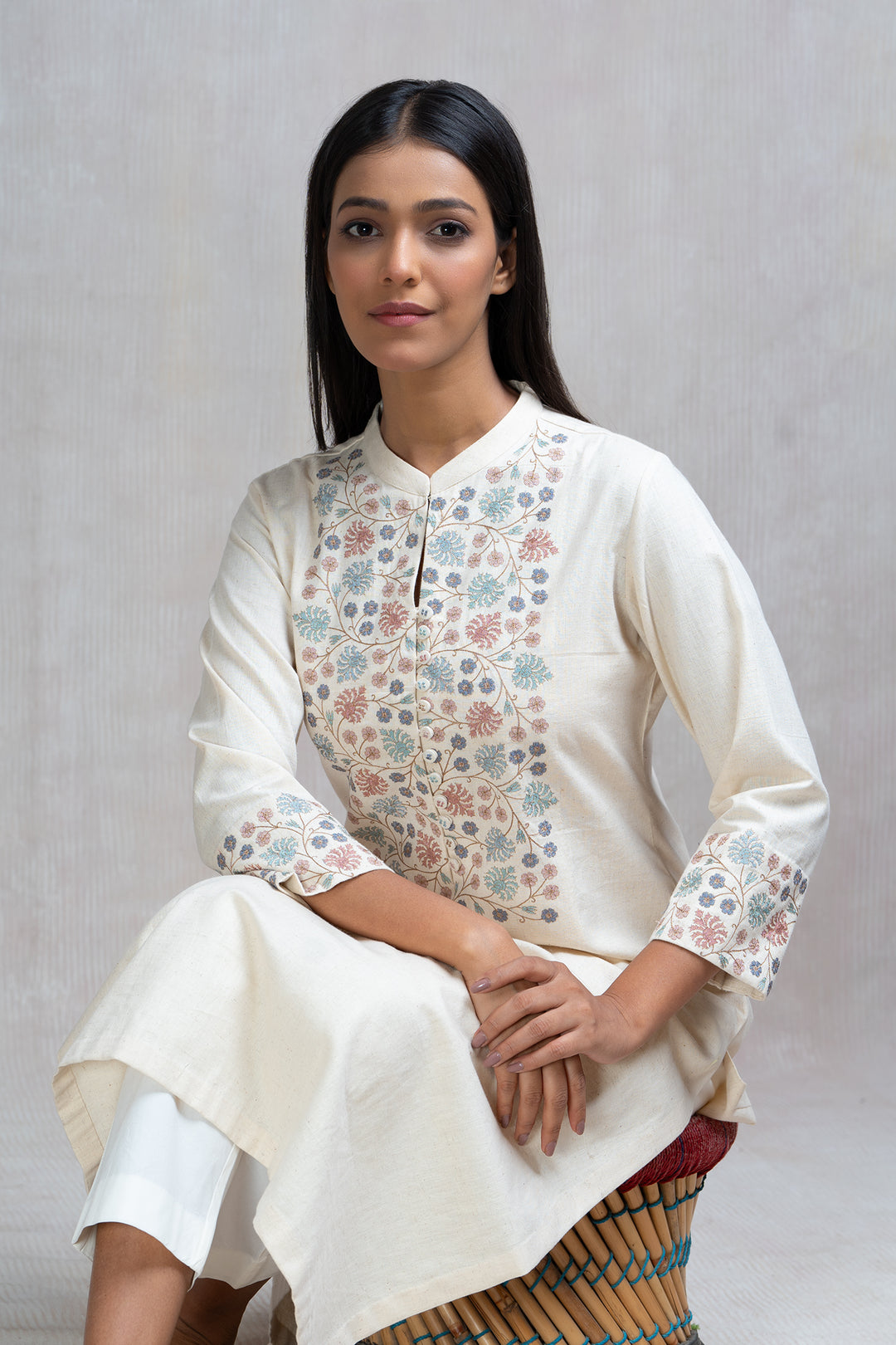 Thread Embroidered Cotton Linen Kurta