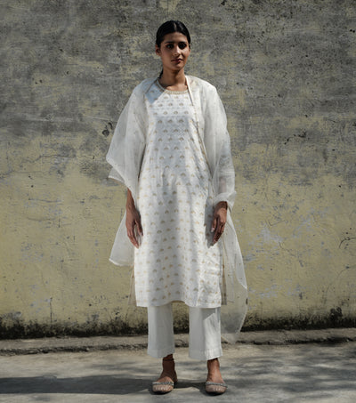 White & Gold Brocade Kurta Set With Organza Dupatta