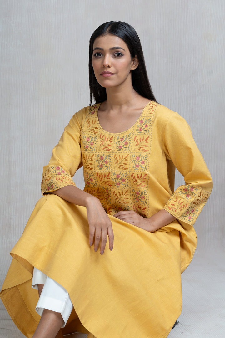 Thread Embroidered Cotton Linen Kurta