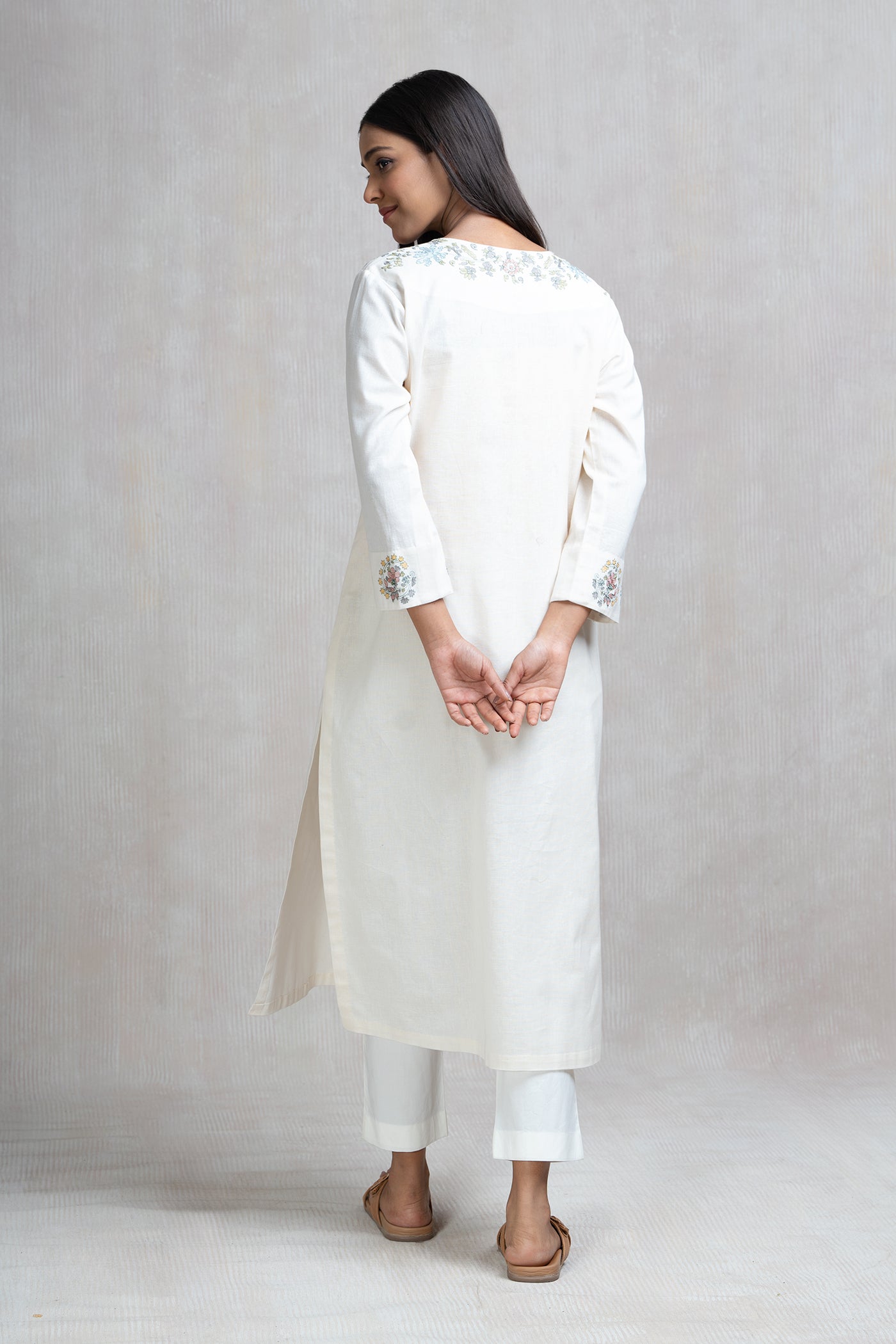 Thread Embroidered Cotton Linen Kurta