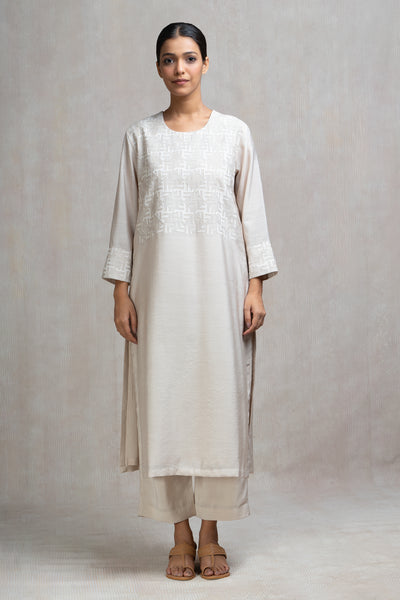 Thread Embroidered Chanderi Kurta Set with Pants & Dupatta