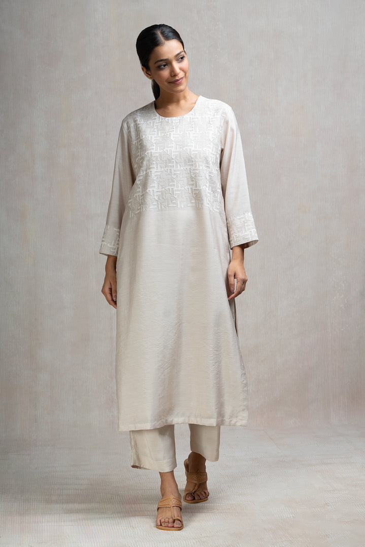 Thread Embroidered Chanderi Kurta Set with Pants & Dupatta