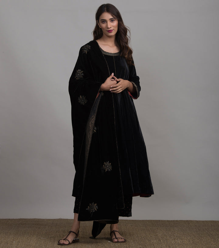 Black velvet paneled Kurta