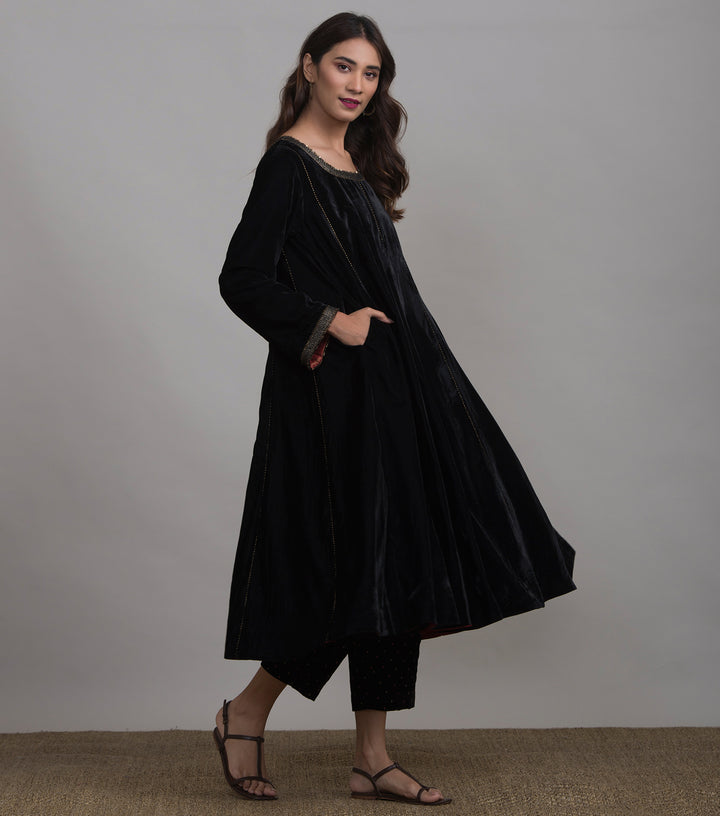 Black velvet paneled Kurta