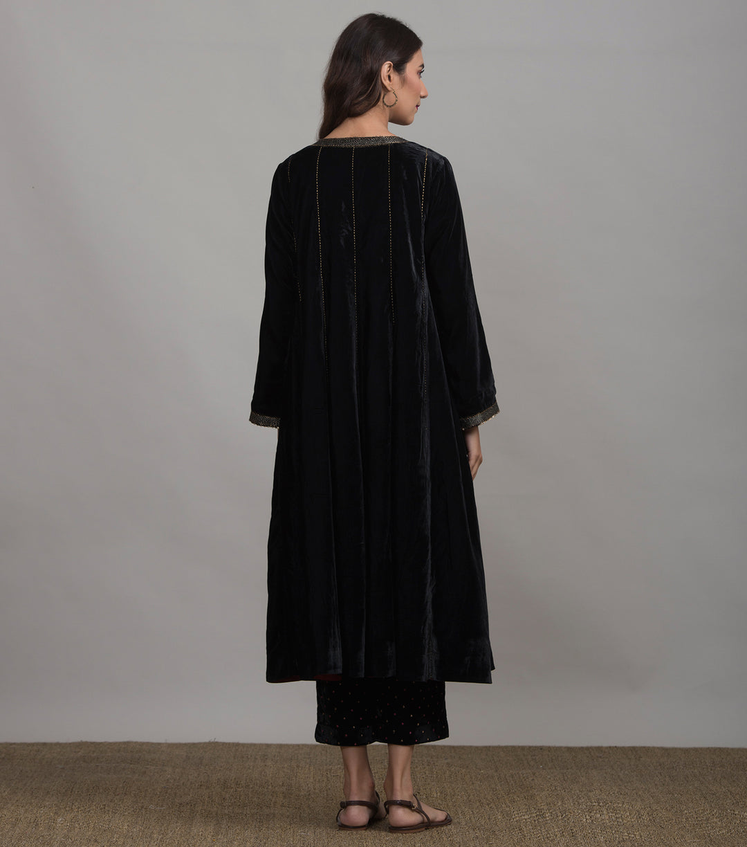 Black velvet paneled Kurta