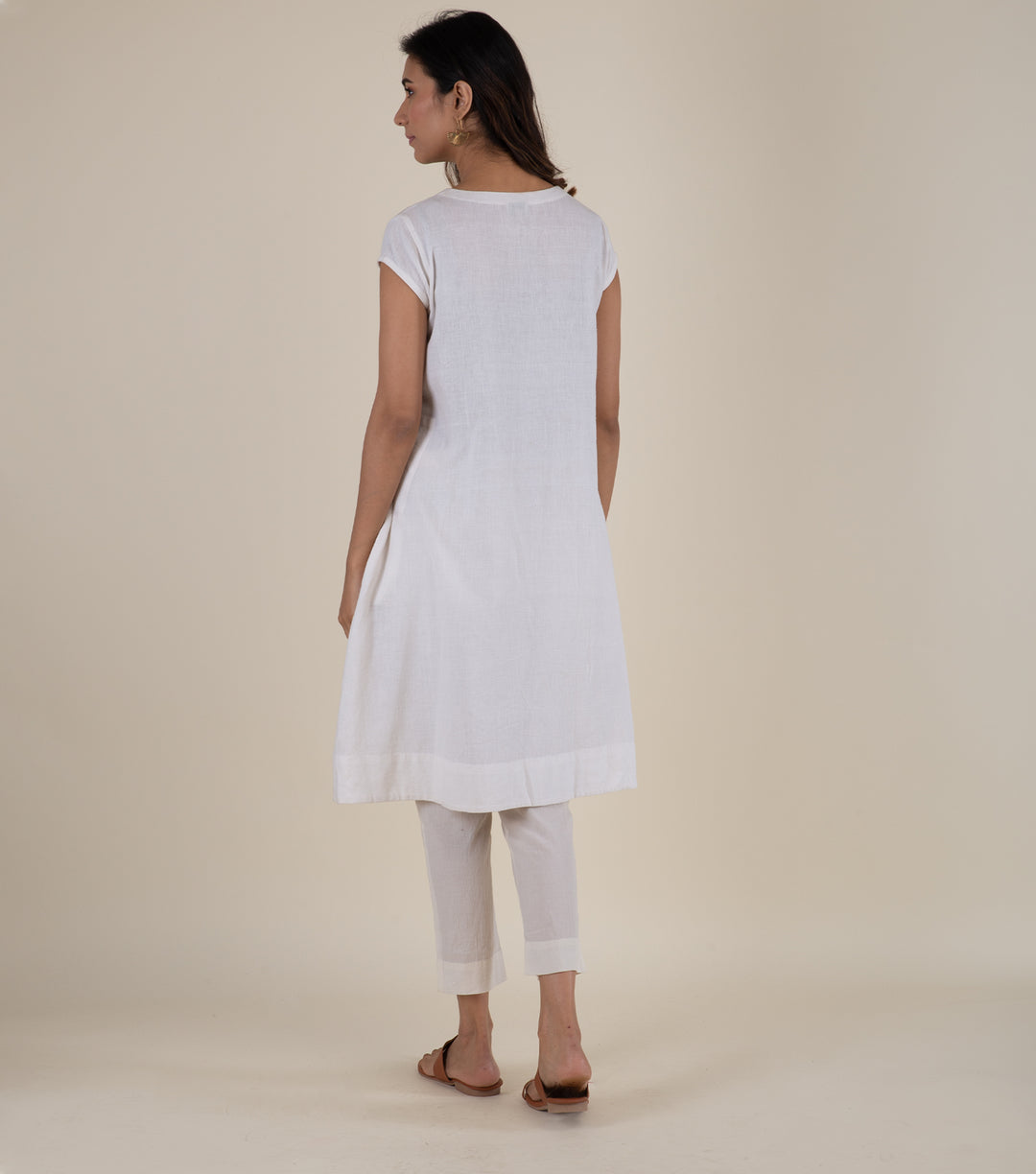 White Embroidered Cotton Linen Kurta