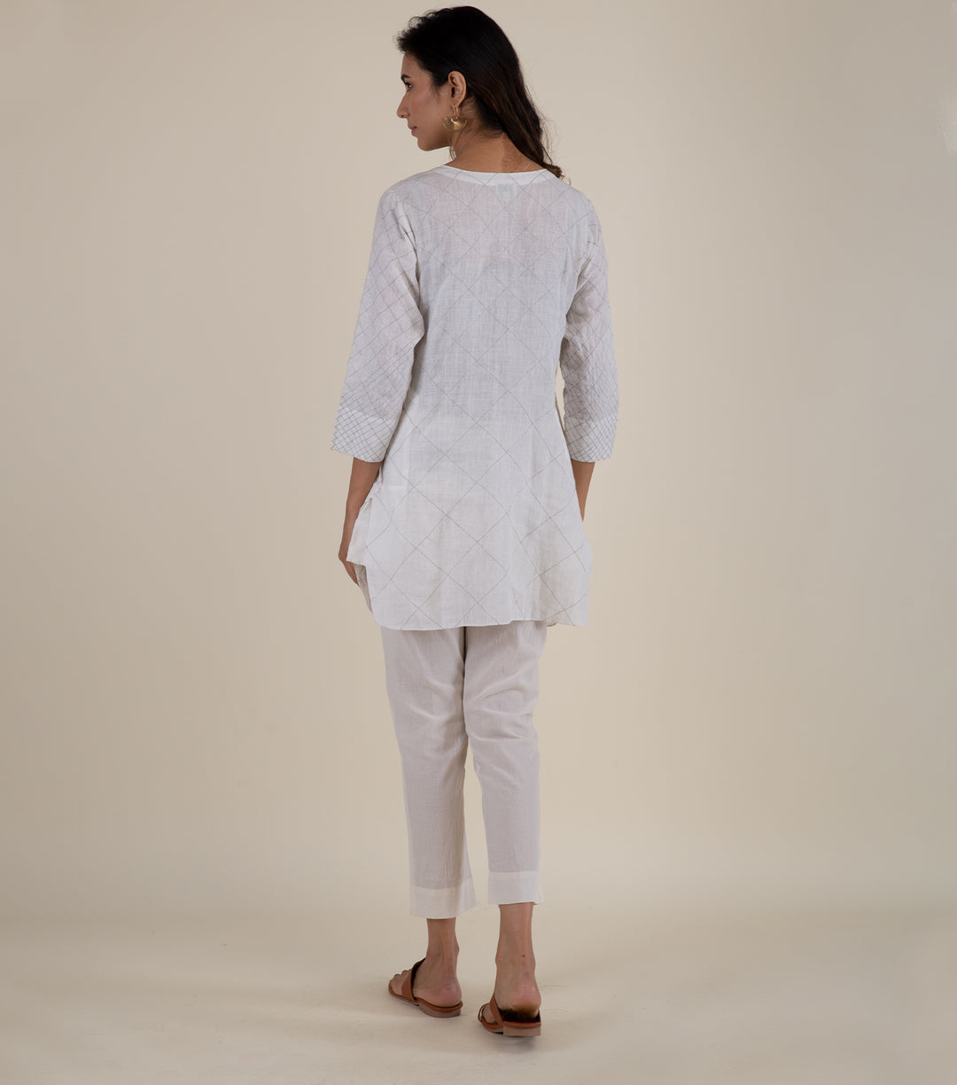 White Embroidered Cotton Linen Kurta