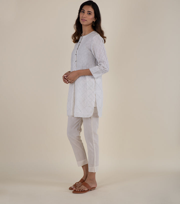 White Embroidered Cotton Linen Kurta