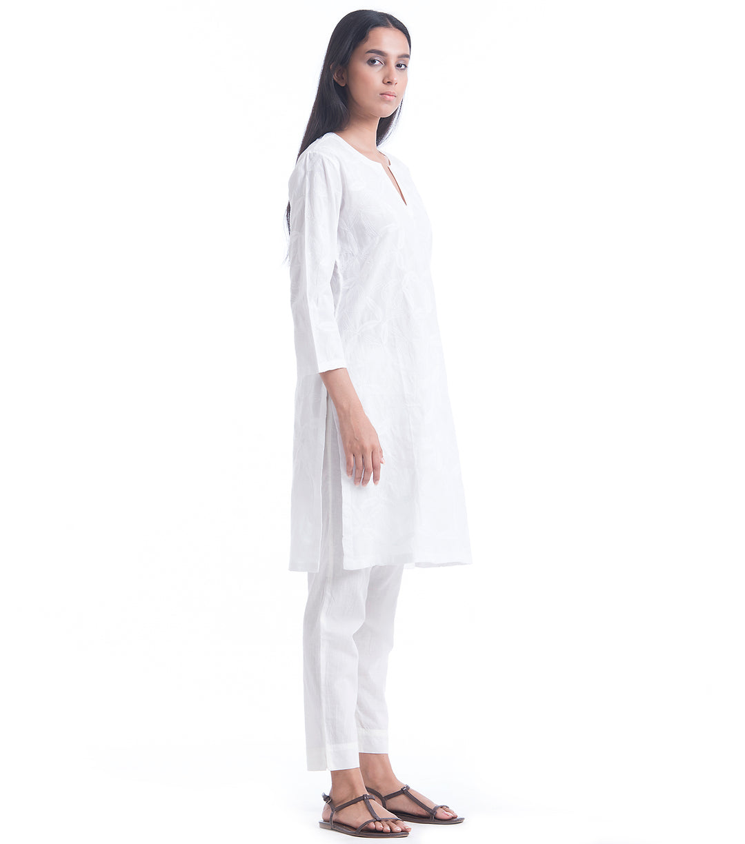 White Cotton Embroidered Kurta