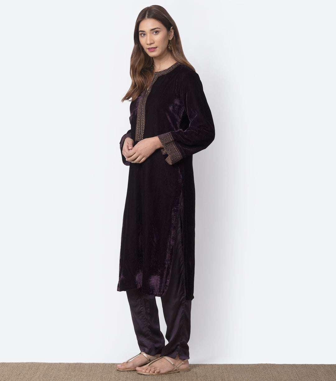 Plum Velvet embroidered Kurta & pants Set