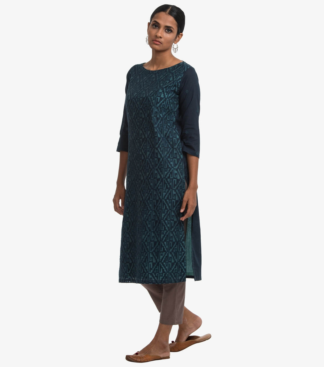 Blue embroidered cambric kurta